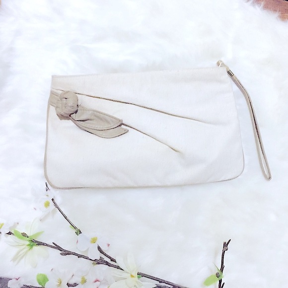 Lovely Vintage Zipper Wristlet Pouch w/Bow Detail - Picture 3 of 15